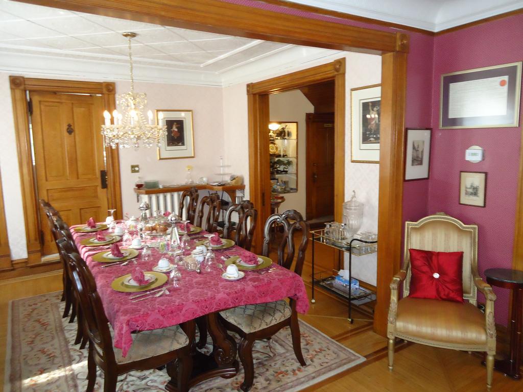 Absolute Elegance Bed & Breakfast Niagara Falls